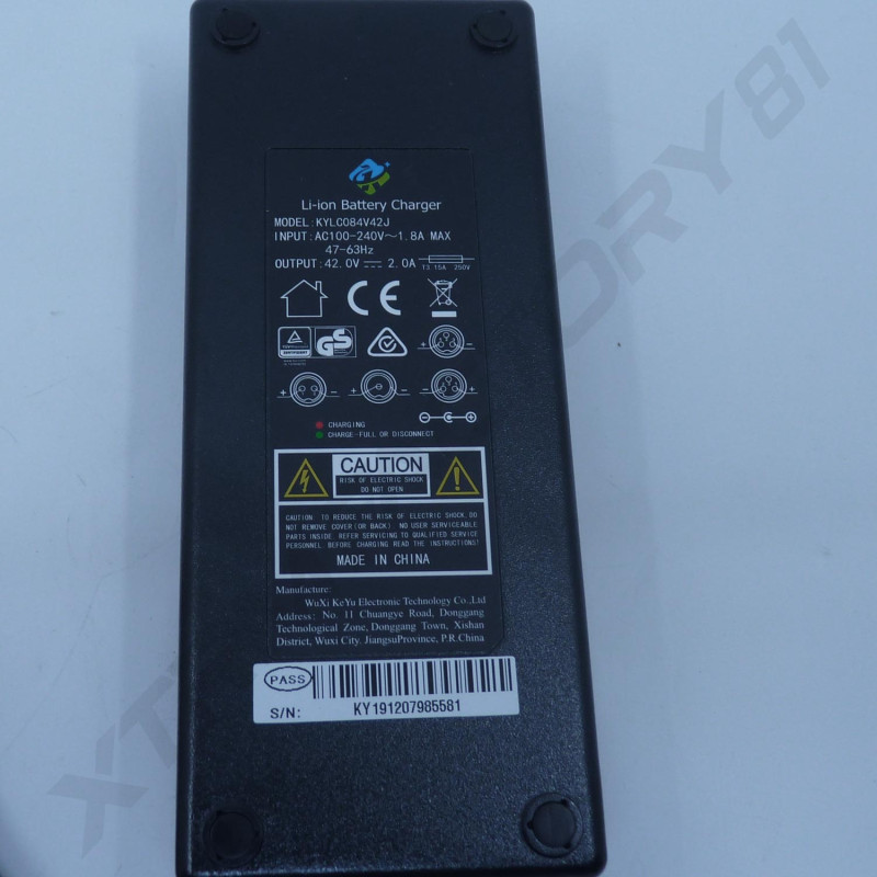 Chargeur 42V 1A pour i8 Trottinette électrique