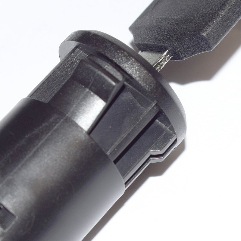 03// CONTACTEUR A CLE QUAD BROCHE FEMELLE - vue 3